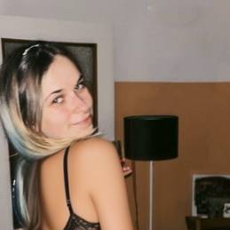 Huren Marburg - Hobbyhure Anna 19 Jahre aus Marburg