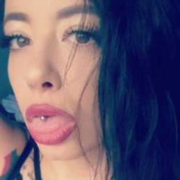 Huren Köln - Hobbyhure LatinaTeenyLucia 19 Jahre aus Köln