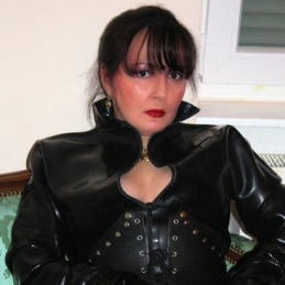 Huren Gladenbach - Hobbyhure Dominatrix Devill 37 Jahre aus Gladenbach