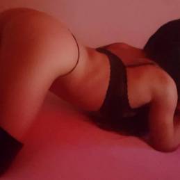 Huren Bielefeld - Hobbyhure Ceyda 18 Jahre aus Bielefeld