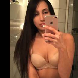 Huren Köln - Hobbyhure Julia Geil 22 Jahre aus Köln